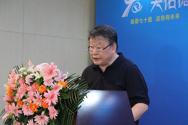 唐曉渡發表獲獎感言